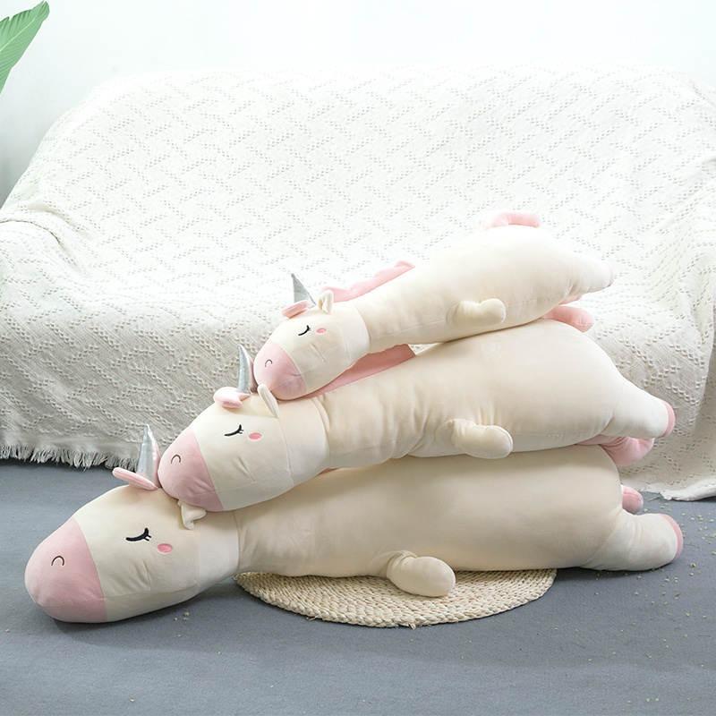 Décoration peluche licorne rose