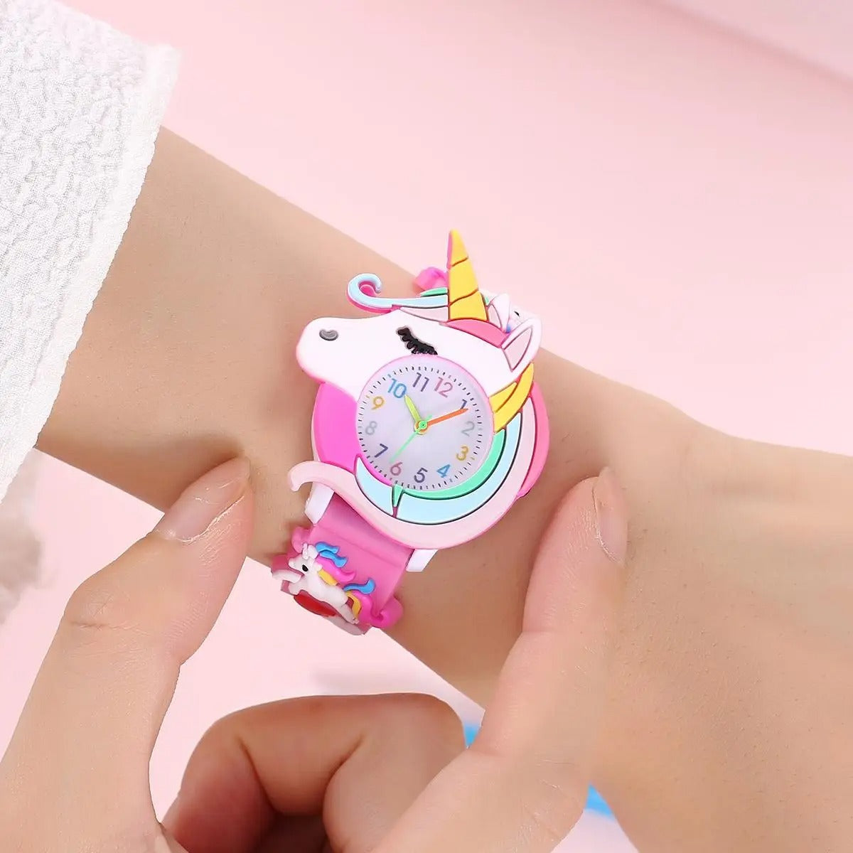 Vue cadran montre licorne