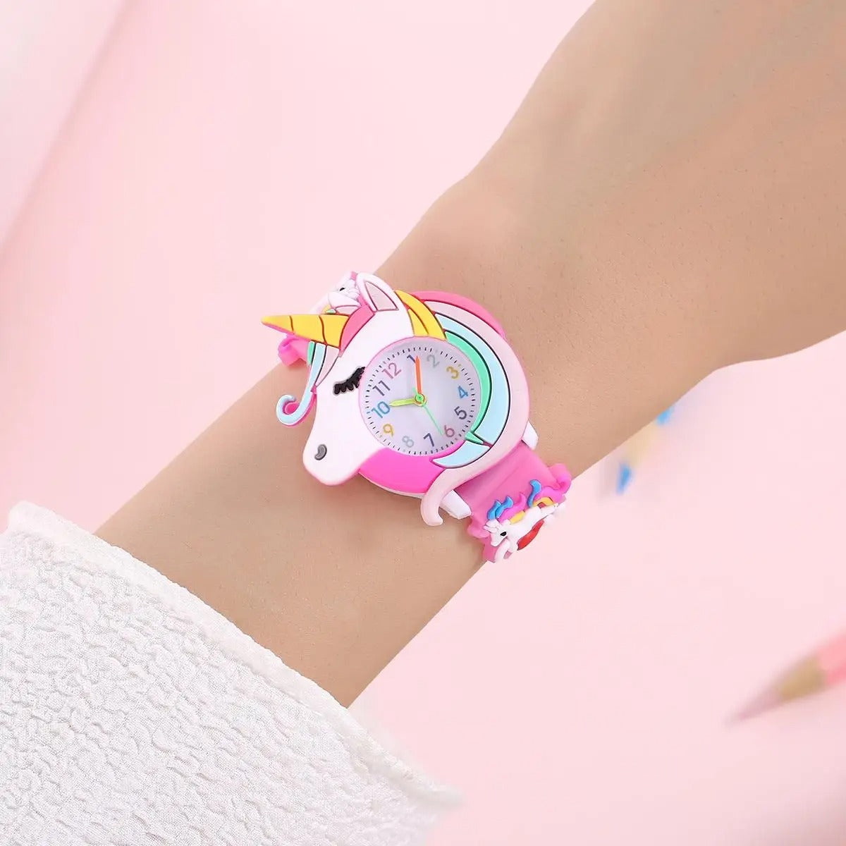 Design enfantin montre licorne