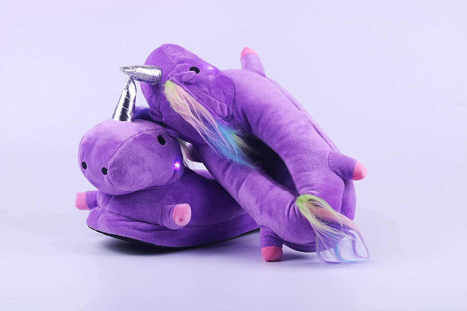 Détails chaussons violets