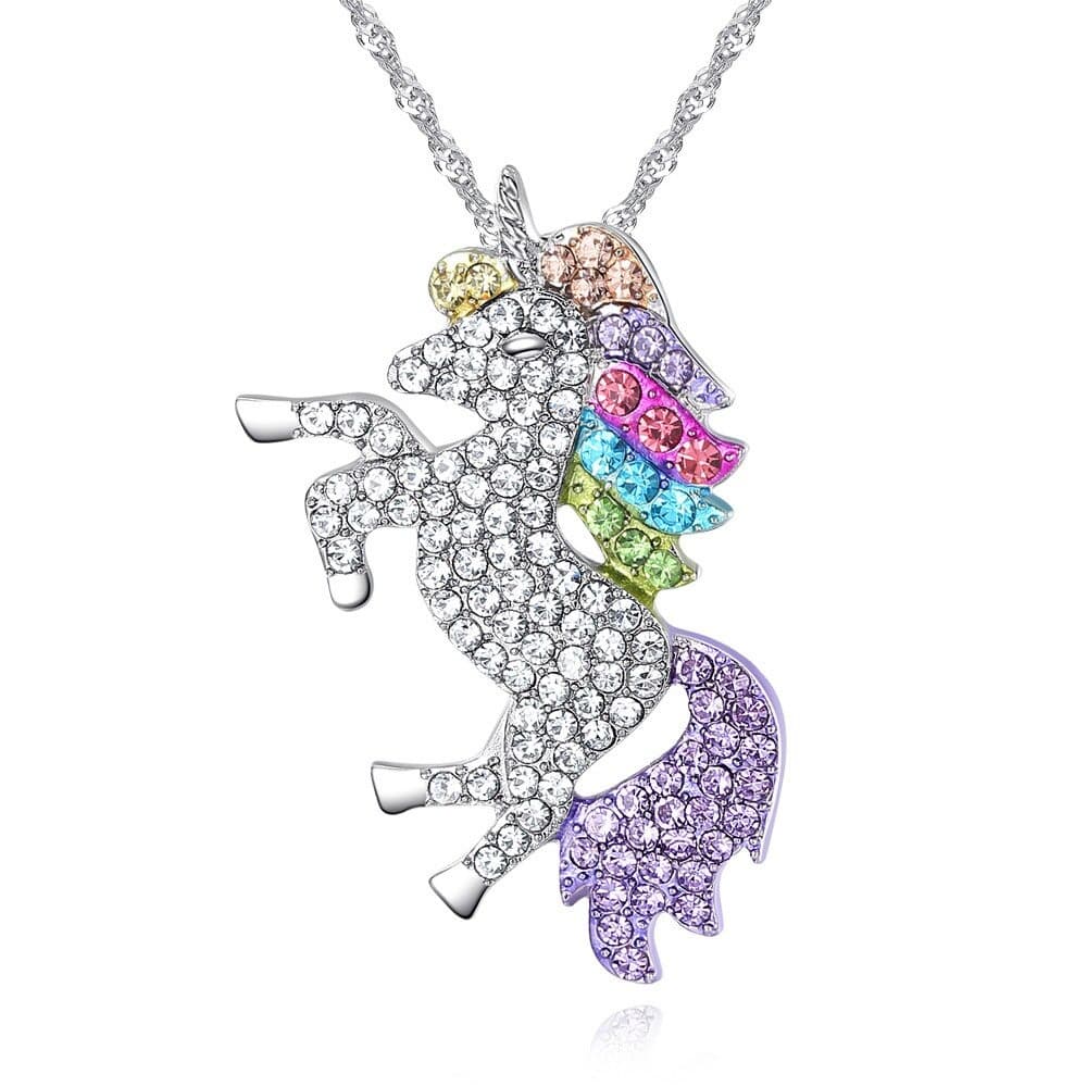 Collier licorne en gros plan
