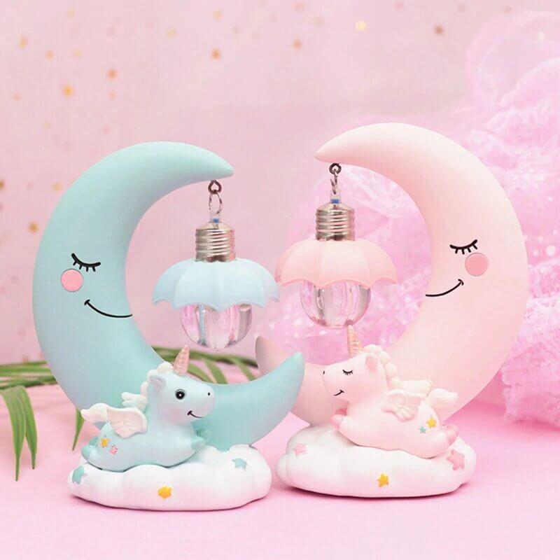 Enfant et lampe licorne