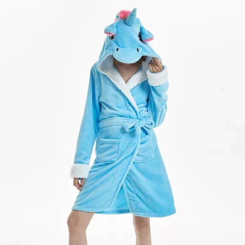 Peignoir bleu avec capuche et corne