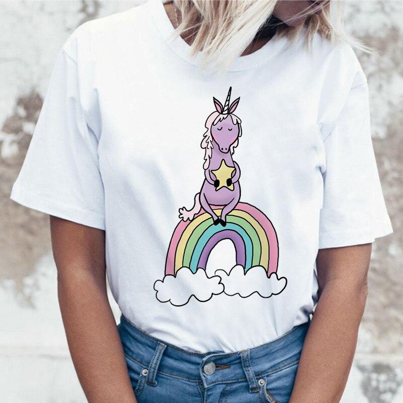 T-shirt licorne sur fond blanc