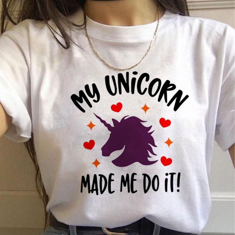 T-shirt licorne en gros plan